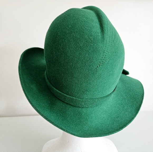 Lilly Daché DEBS Eye Catching Emerald Green Vintage Hat - Picture 4 of 5